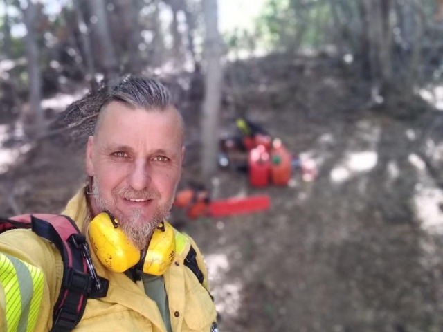 El olavarriense que lucha contra los incendios en la Patagonia